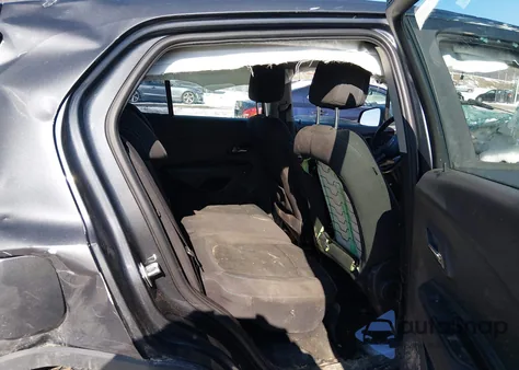 2016 Chevrolet Trax 1Ls z USA, uszkodzony, nr VIN 3GNCJNSB2GL163680